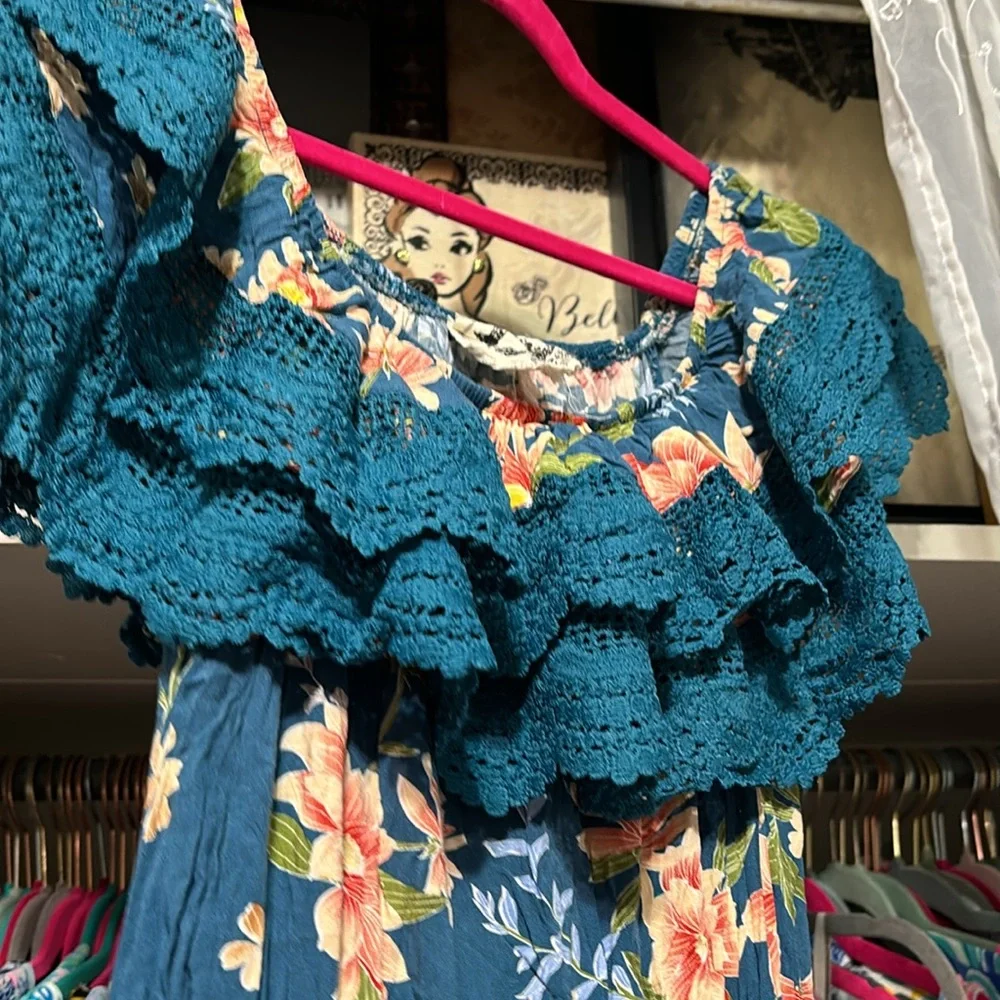 Beautiful Ruffled Full Skirted Dress - Picture 4 of 4